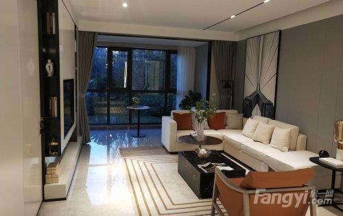 本小区经典户型，市场主力户型，房源有限。